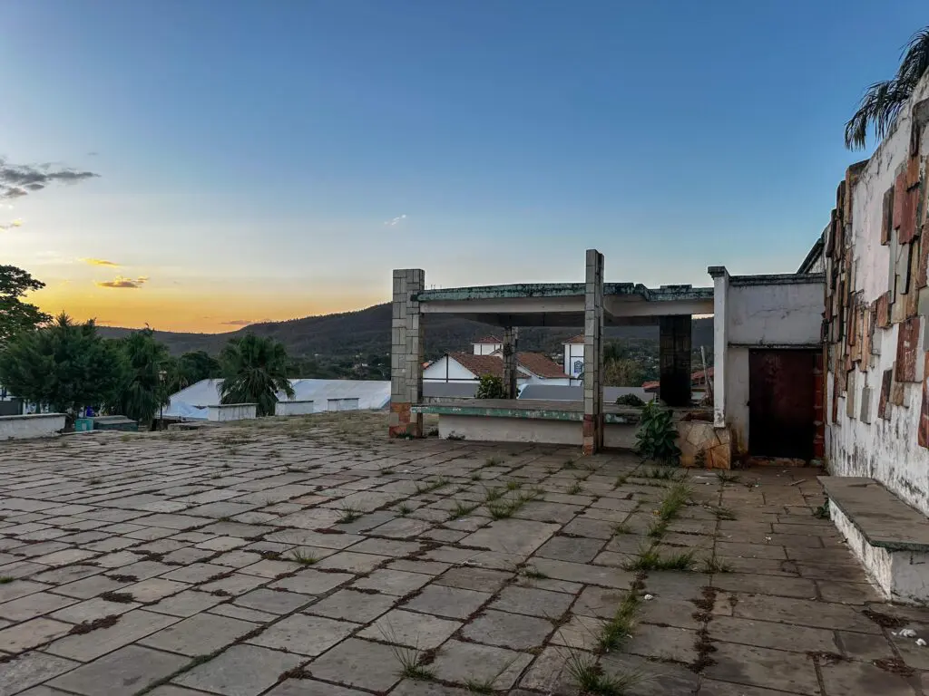 Praça Central de Pirenópolis passa por revitalização histórica