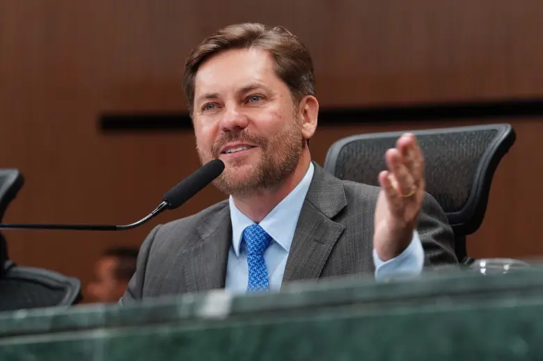 Assembleia de Goiás anuncia banca de concurso e gera debates
