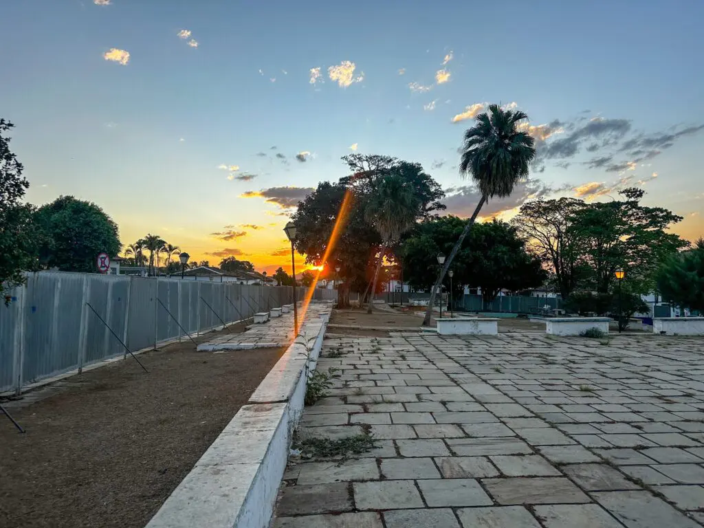 Praça Central de Pirenópolis passa por revitalização histórica