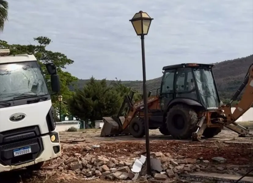 Praça Central de Pirenópolis passa por revitalização histórica