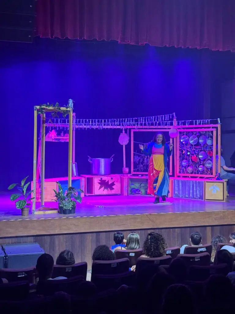 Chapeuzinho Esfarrapado encanta público no Teatro de Pirenópolis