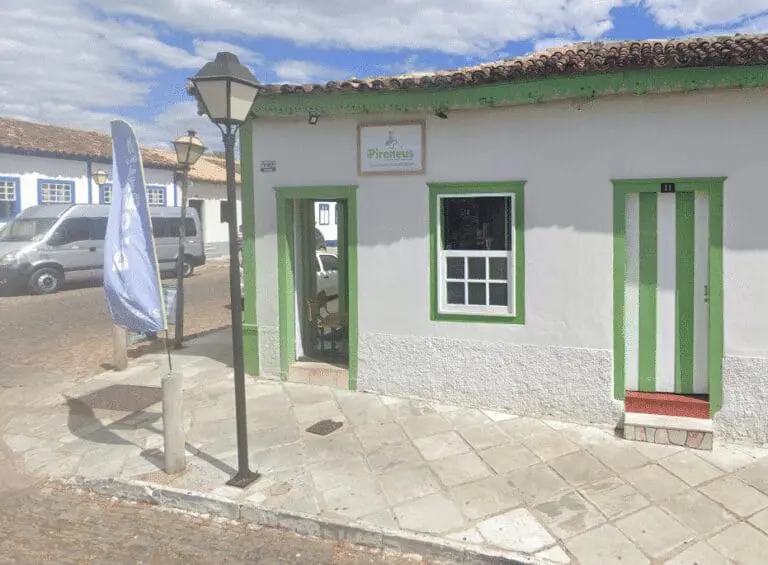 Drogaria Pireneus: tradição farmacêutica no coração de Pirenópolis