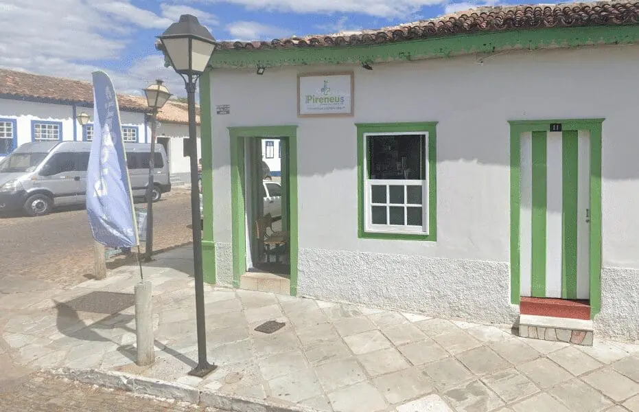 Drogaria Pireneus: tradição farmacêutica no coração de Pirenópolis