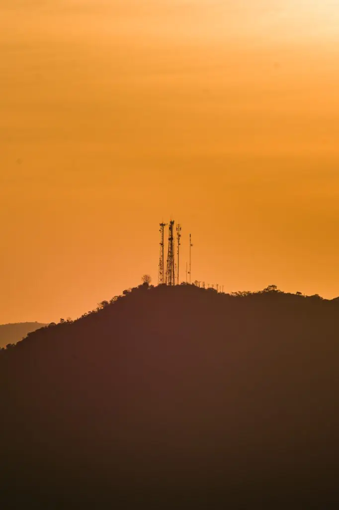 O dourado do pôr do sol no Morro do Frota