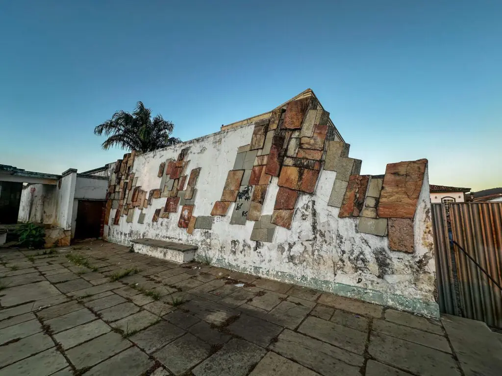Praça Central de Pirenópolis passa por revitalização histórica