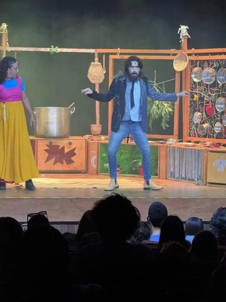 Chapeuzinho Esfarrapado encanta público no Teatro de Pirenópolis