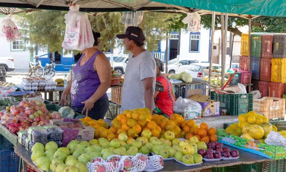 Feirantes de Pirenópolis contestam prefeito