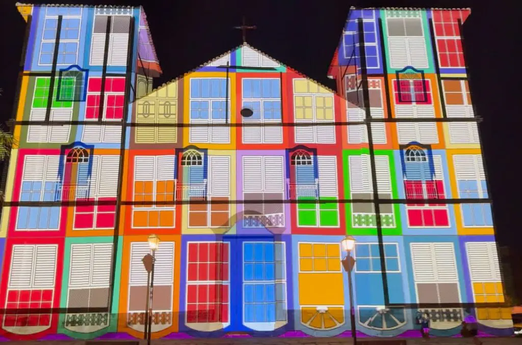 Igreja do Rosário ganha vida em projeções mapeadas no Canto
