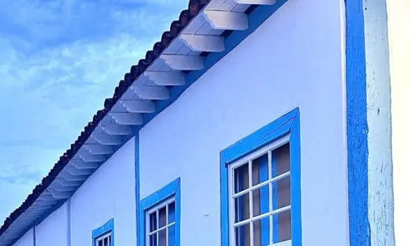 História e poesia pintadas de azul no coração de Piri