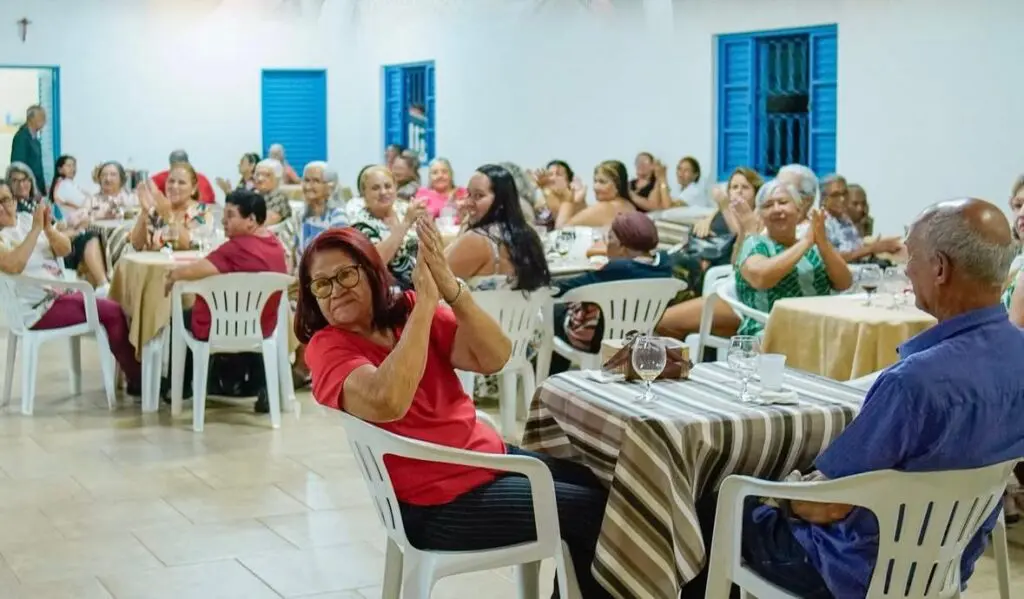 Prefeitura Celebra Dia do Idoso com Jantar Especial em Piri