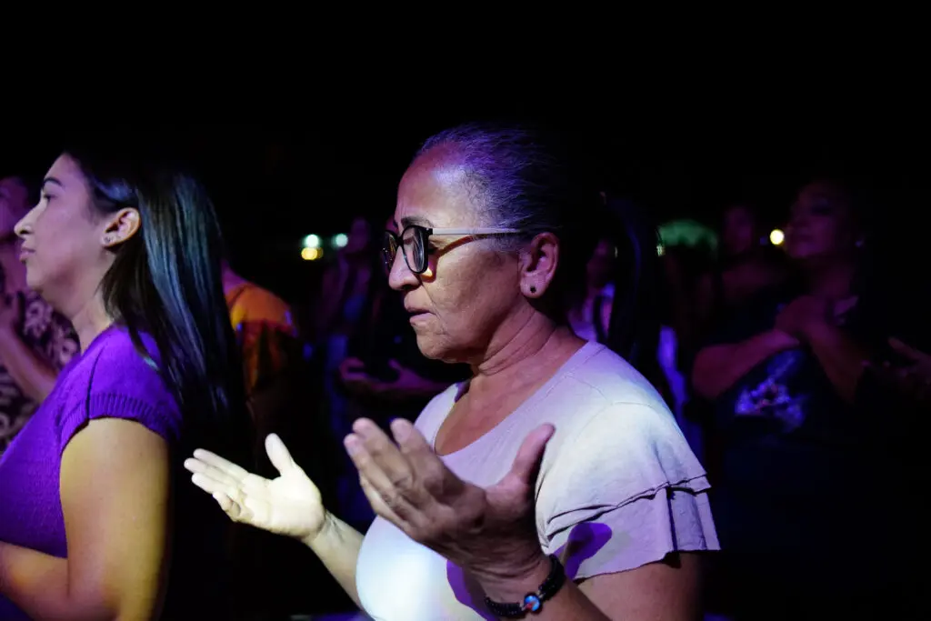 Adriana Arydes emociona público no Louva Piri 2025