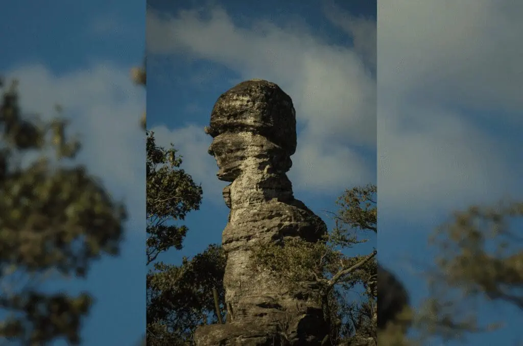 Cabeça de Pedra intriga visitantes na Cidade de Pedra de Pirenópolis