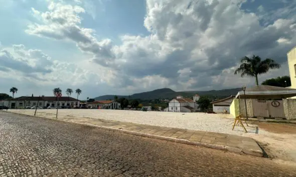 Demolição do Largo da Matriz em Pirenópolis Gera Ação