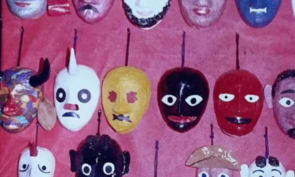 Fotografia analógica das máscaras de Pirenópolis
