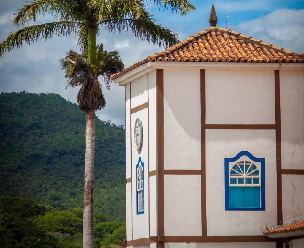 A Igreja Matriz de Pirenópolis: Uma Obra-Prima em Todos os Ângulo