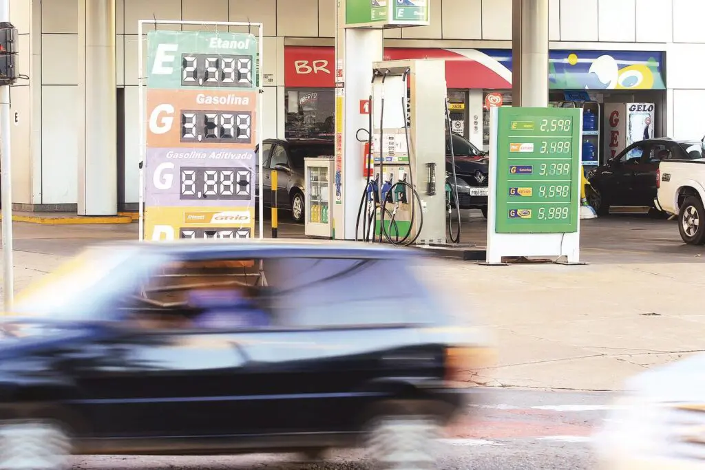 Gasolina Mais Barata: Petrobras Reduz Preço em 4,9%