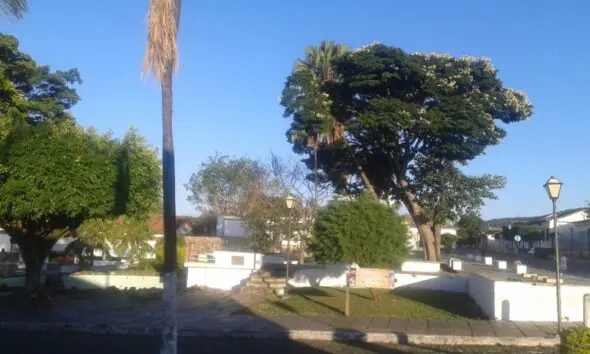 Arquiteta Denuncia Obra Irregular no Largo da Matriz de Pirenópolis Arquiteta Denuncia Obra Irregular no Largo da Matriz de Pirenópolis