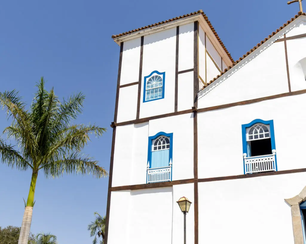 Luz da manhã revela a Igreja Matriz de Pirenópolis
