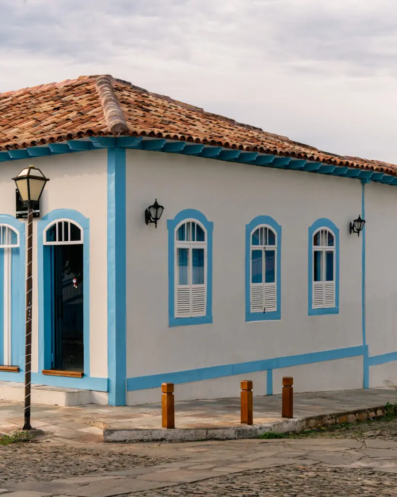 Postes coloniais: A luz da história de Pirenópolis