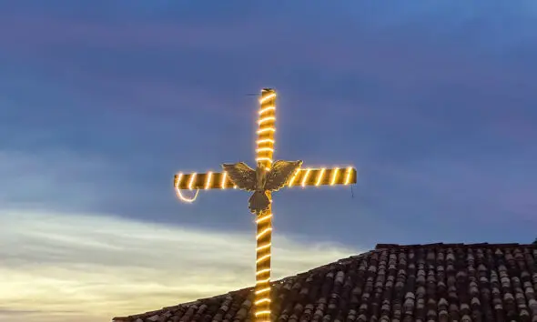 Rua da Cruz ilumina o Centro Histórico de Pirenópolis