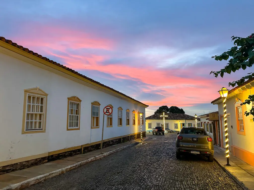 Fim de tarde no centro histórico de Pirenópolis