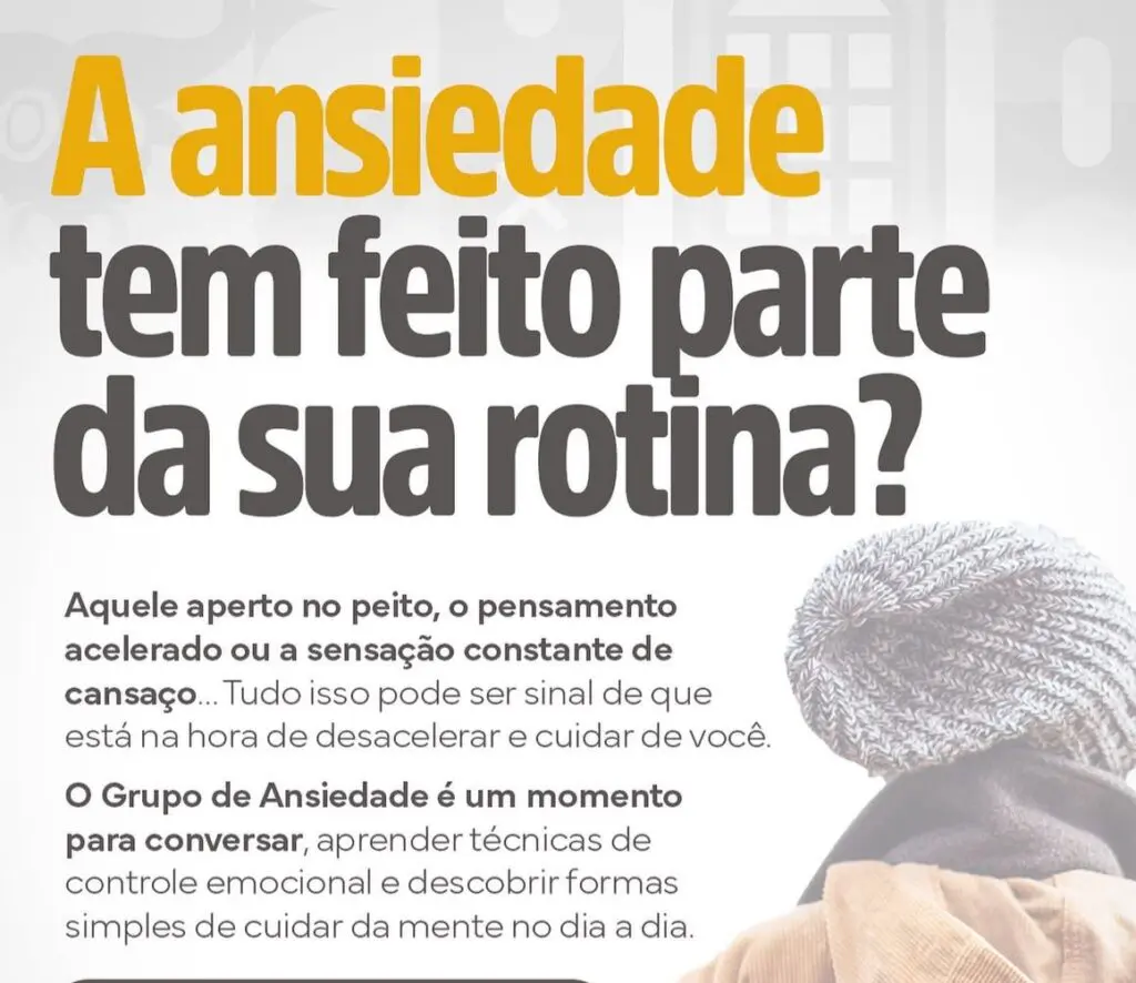 Prefeitura de Pirenópolis promove grupo de apoio à ansiedade Encontros incentivam o autocuidado e o equilíbrio emocional, com escuta, acolhimento e técnicas para cuidar da mente. Acolhimento e suporte emocional A ansiedade tem se tornado uma presença constante na rotina de muitas pessoas, especialmente em tempos de excesso de estímulos, pressa e desconexão com o próprio corpo. Pensando nisso, a Prefeitura de Pirenópolis, por meio da Secretaria Municipal Integrada de Saúde, Assistência Social, Esporte e Lazer (SISAE), criou um espaço dedicado à escuta, ao autocuidado e ao bem-estar mental: o Grupo de Ansiedade. O encontro será realizado no dia 11 de novembro, às 8h, na Unidade de Saúde da Família (USF) Meia Ponte, e é aberto à população. O objetivo é oferecer um ambiente acolhedor onde os participantes possam conversar, aprender técnicas de controle emocional e descobrir formas simples e práticas de cuidar da mente no dia a dia. Reconhecendo os sinais Segundo a equipe organizadora, sinais como aperto no peito, pensamento acelerado ou sensação constante de cansaço podem indicar que é hora de desacelerar. “Nem sempre dá pra controlar a mente, mas dá pra aprender a cuidar dela”, destaca a publicação oficial da Prefeitura nas redes sociais. Abordagem terapêutica O Grupo de Ansiedade foi pensado como um espaço terapêutico e educativo. Durante os encontros, profissionais de saúde mental orientam sobre técnicas de respiração, autopercepção e manejo da ansiedade, além de promover rodas de conversa que fortalecem o sentimento de pertencimento e apoio mútuo entre os participantes. Essas ações fazem parte de uma série de iniciativas da SISAE voltadas à promoção da saúde mental e do autocuidado, pilares fundamentais para uma vida equilibrada. A proposta é simples, mas poderosa: criar momentos em que as pessoas possam parar, respirar e se reconectar consigo mesmas. Contexto mundial e local De acordo com a Organização Mundial da Saúde (OMS), a ansiedade é um dos transtornos mentais mais comuns no mundo, afetando milhões de pessoas de todas as idades. No entanto, quando reconhecida e tratada com cuidado, ela pode ser gerenciada com sucesso por meio de apoio emocional, mudanças de hábitos e práticas de autoconhecimento. Em Pirenópolis, a iniciativa reforça a importância de falar sobre o tema com naturalidade e empatia. O Grupo de Ansiedade surge como um convite para desacelerar e olhar para dentro — um gesto de coragem e amor-próprio em meio à rotina corrida. Serviço completo Os encontros são gratuitos e voltados para toda a comunidade. Para participar, basta comparecer à USF Meia Ponte, no horário indicado. Não é necessário agendamento prévio. A mensagem principal do projeto é clara: cuidar da mente também é cuidar da vida. Respirar, conversar e se permitir sentir são passos essenciais para um cotidiano mais leve e saudável. 👉 Serviço: Grupo de Ansiedade – Prefeitura de Pirenópolis 📅 11 de novembro 🕗 8h 📍 USF Meia Ponte Realização: SISAE – Secretaria Municipal Integrada de Saúde, Assistência Social, Esporte e Lazer Prefeitura de Pirenópolis – Nosso Bem Maior