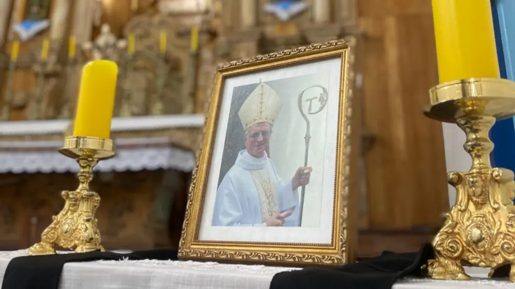 Igreja Matriz de Piren&oacute;polis faz &uacute;ltima homenagem ao bispo