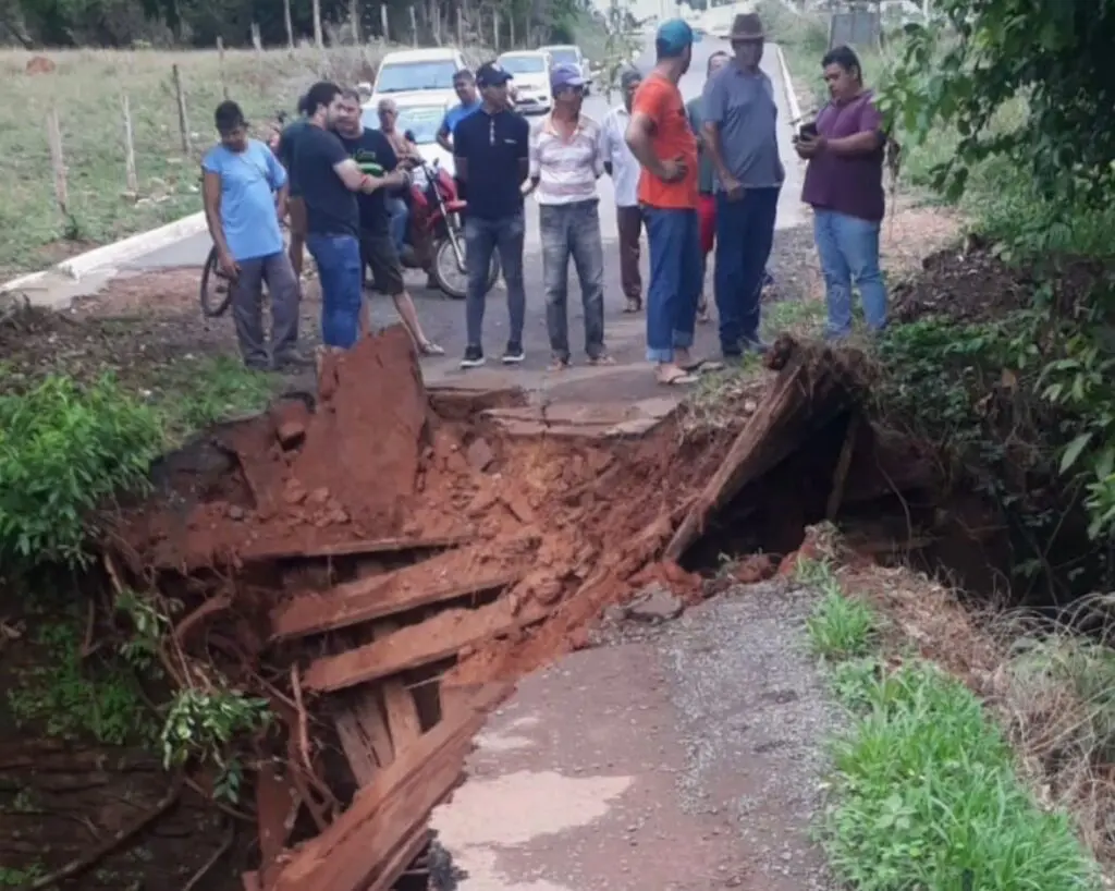 Fala Piri: Ponte do Povoado do Índio desaba em Pirenópolis