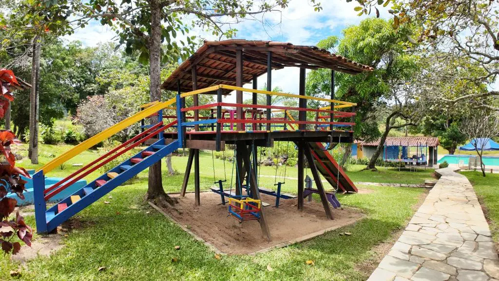 Águas Vivas Hotel Fazenda em Pirenópolis com lago e lazer