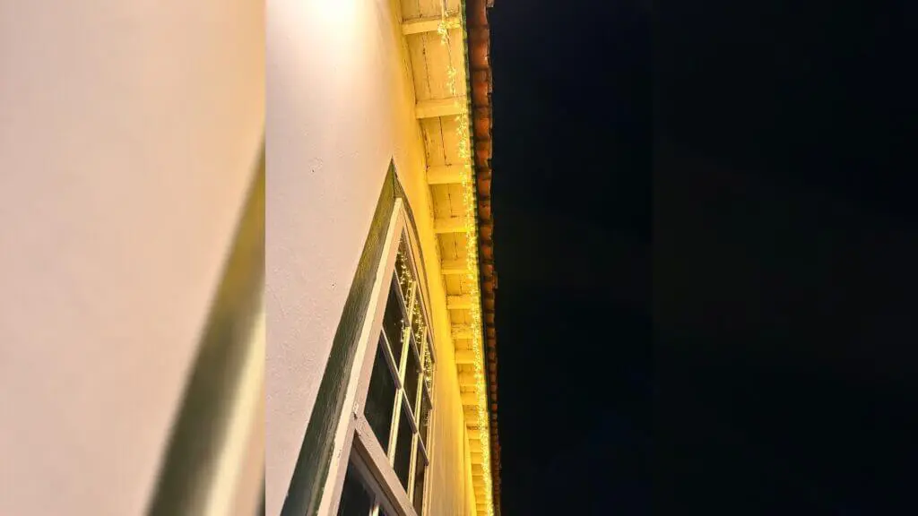 Casarão iluminado revela charme noturno do Centro Histórico
