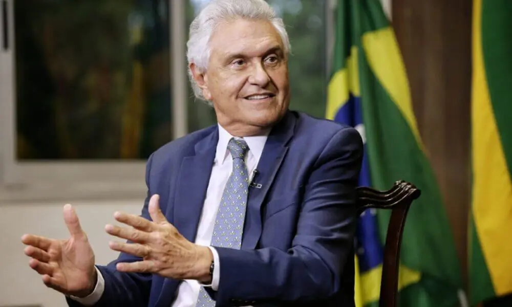 Governo de Goiás antecipa salários e injeta R$ 1,6 bi