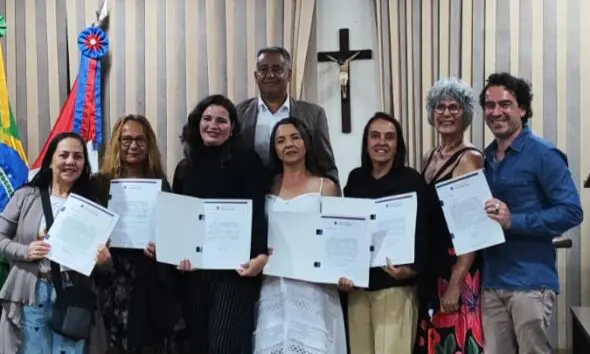 Web Storys Homenagem na Câmara Municipal de Pirenópolis celebra guardiãs do bem-estar animal