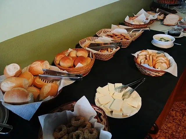 Rex Hotel em Pirenópolis: acomodação central com atendimento acolhedor