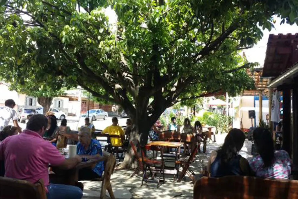 Bom Começo: almoço caseiro, música ao vivo e cervejas em Pirenópolis