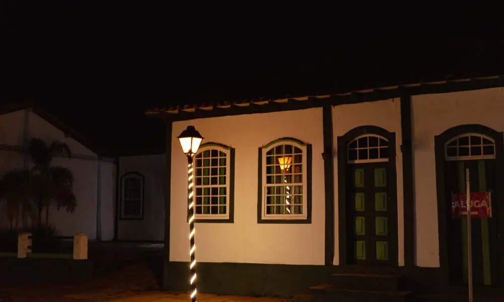 Noite no Centro Histórico revela o silêncio das casas de Pirenópolis