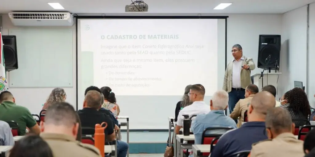 Edital oferece R$ 4,1 mi em bolsas para servidores de Goiás