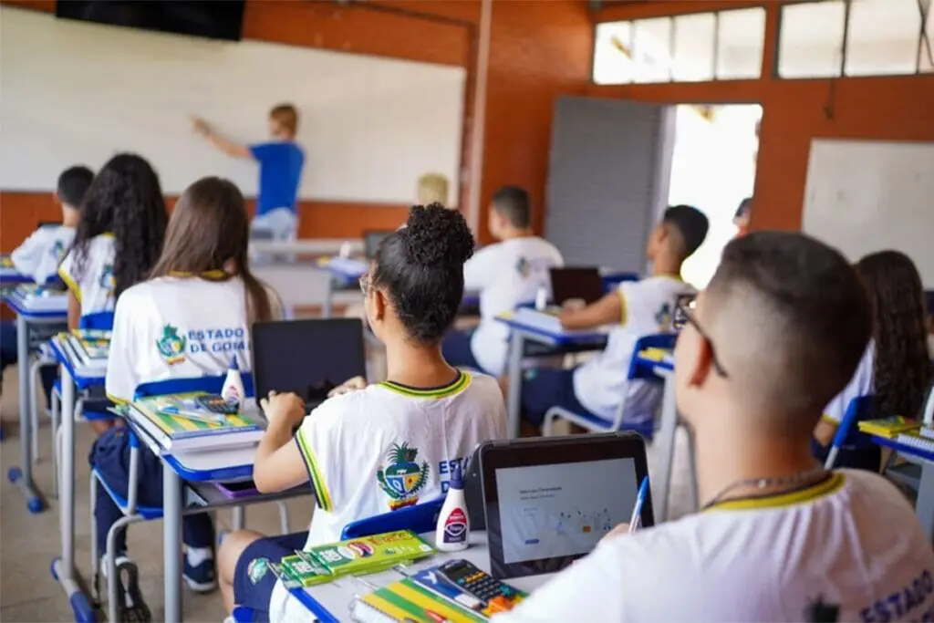 Goiás avança e conecta escolas públicas à Internet