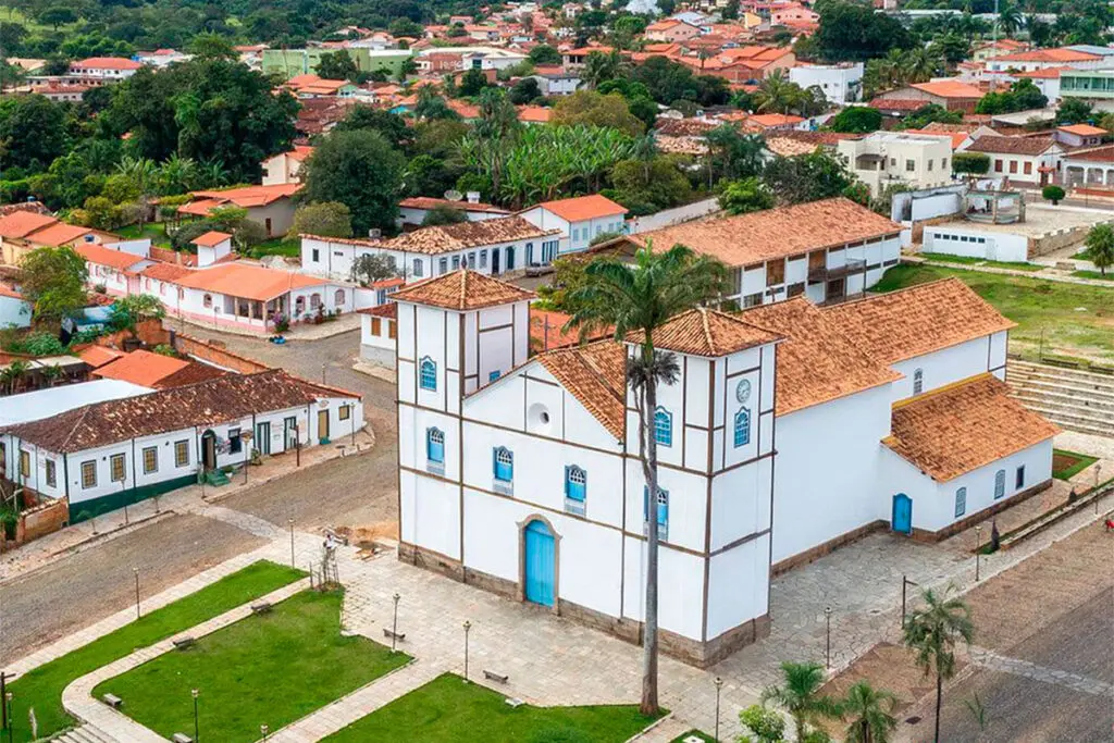 Igreja Matriz de Pirenópolis vista do alto revela o centro histórico