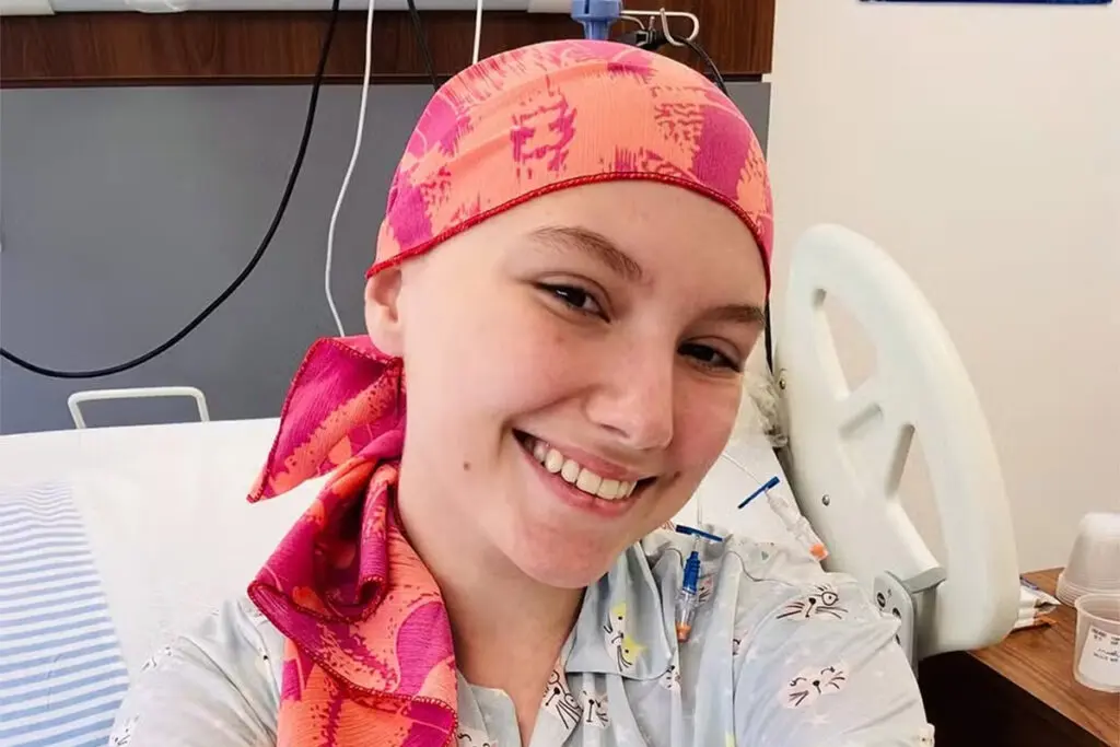 Influenciadora Isabel Veloso morre aos 19 anos