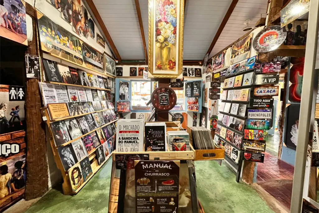 Kalabouço Retro Quadros 58 em Pirenópolis: arte e decoração criativa