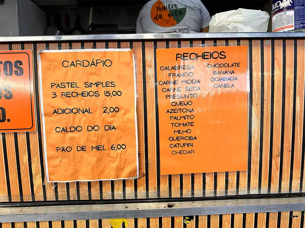 Trailer da Vila conquista público com pastéis artesanais em Pirenópolis