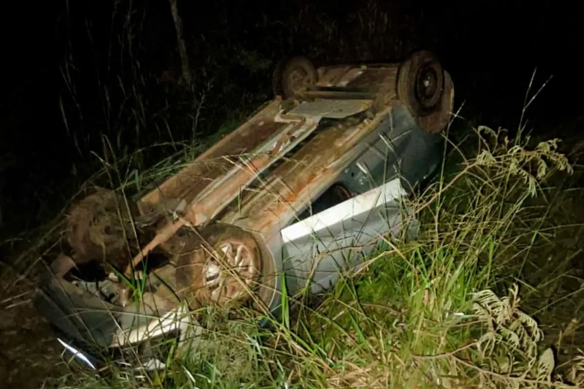 Capotamento GO-225 deixa motorista ferida entre Pirenópolis e Corumbá