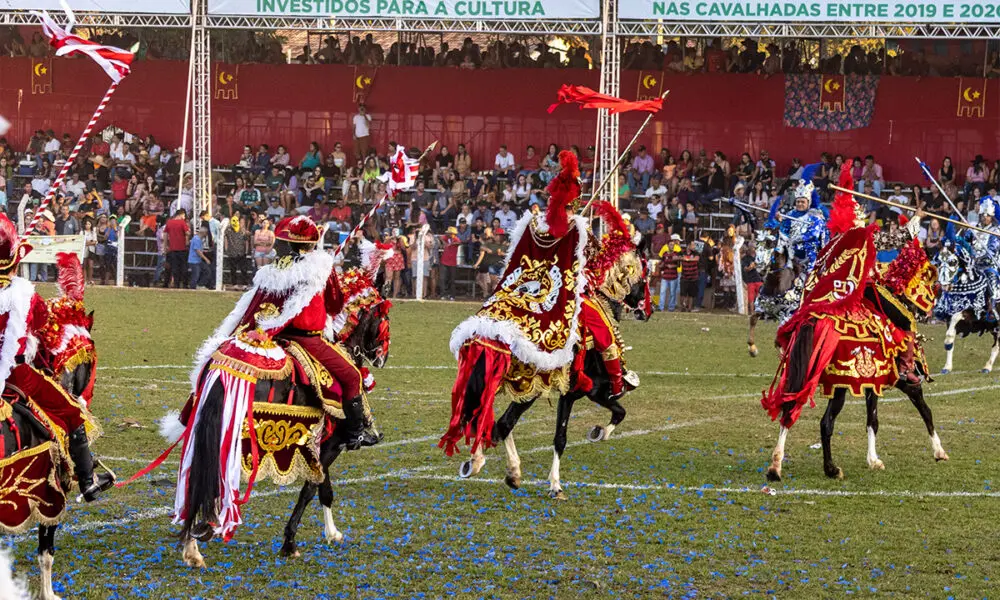 Cavalhadas Pirenópolis: horários, dias e como funciona