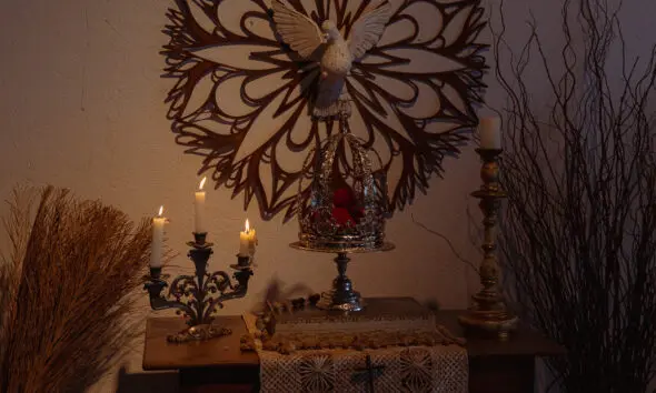 Coroa do Divino qual o papel na Festa do Imperador