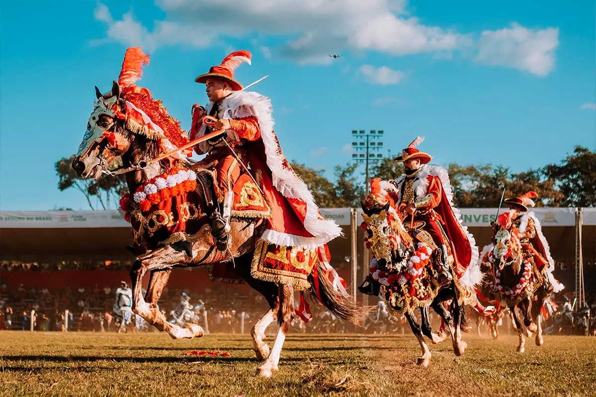 Ensaios Cavalhadas Pirenópolis: viva a festa antes do auge