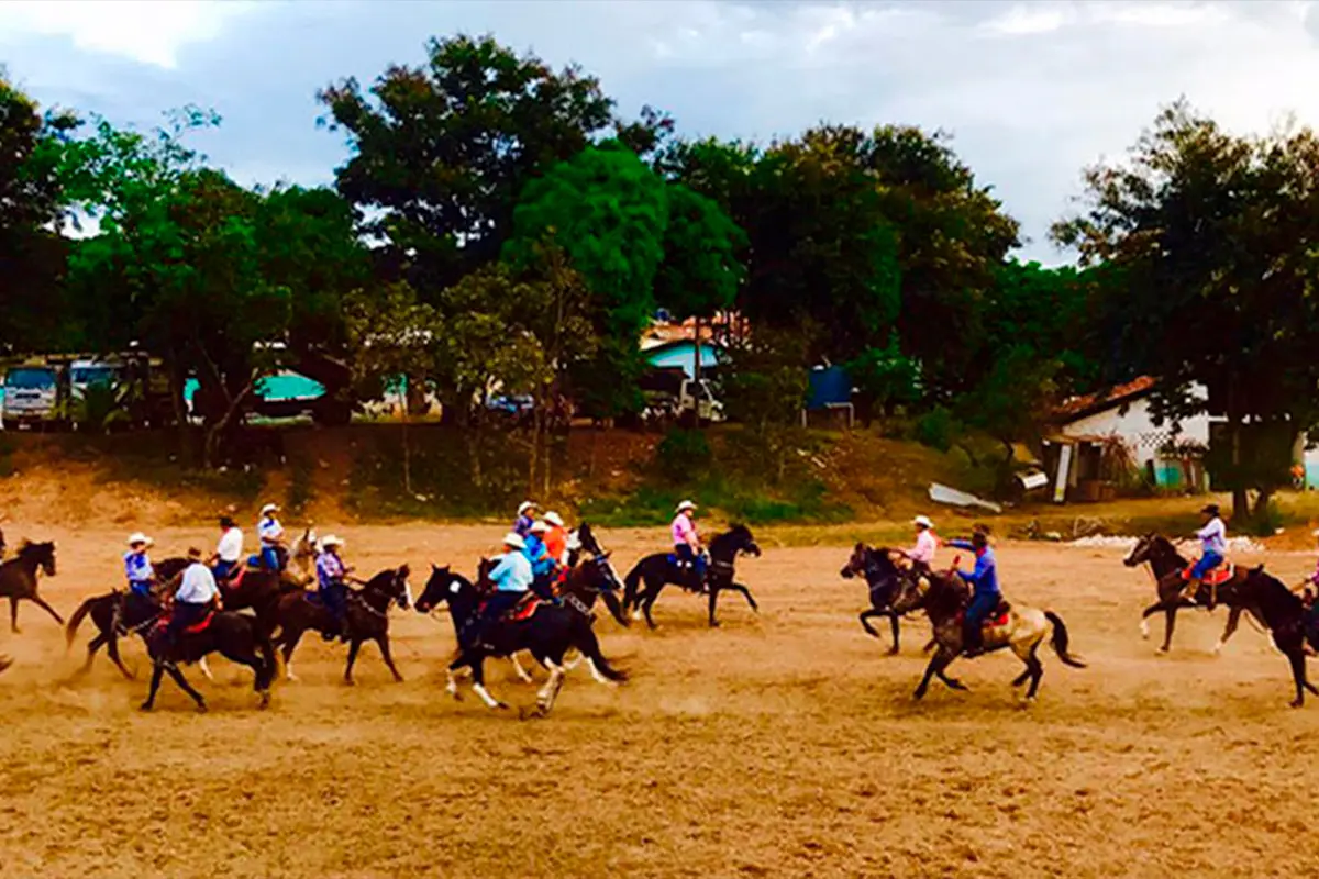 Ensaios Cavalhadas Pirenópolis: viva a festa antes do auge