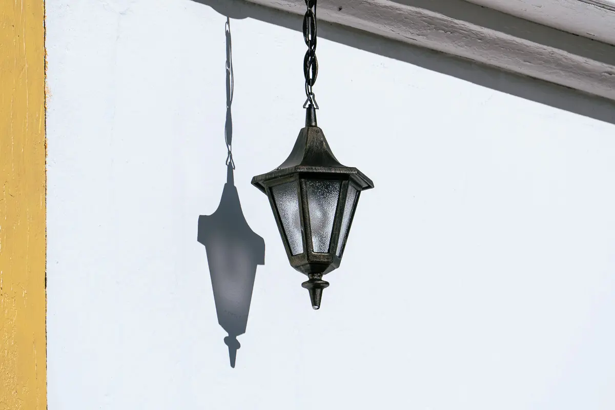 Luminária colonial Pirenópolis: detalhe da Rua Nova
