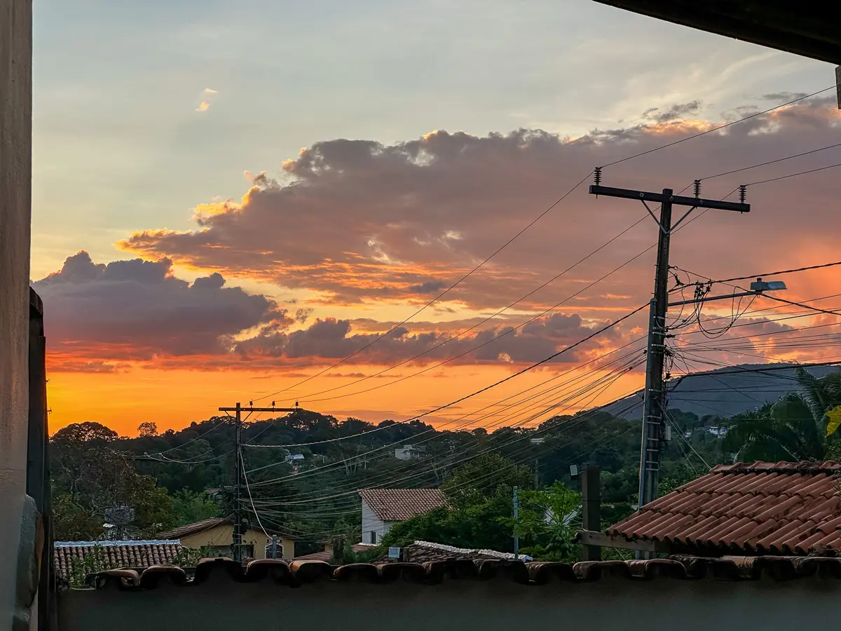 Pôr do sol Pirenópolis como a luz molda o horizonte