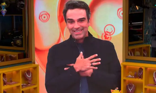 Tadeu Schmidt revela luto ao vivo e emociona BBB26