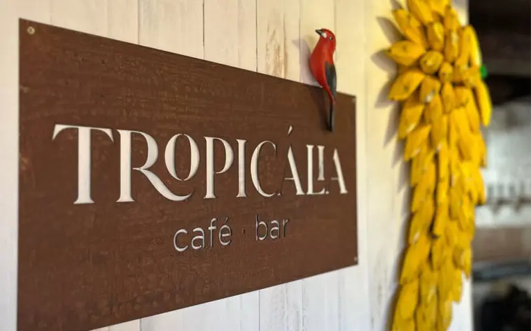 Tropicália Café Bar em Pirenópolis: café e bar no centro
